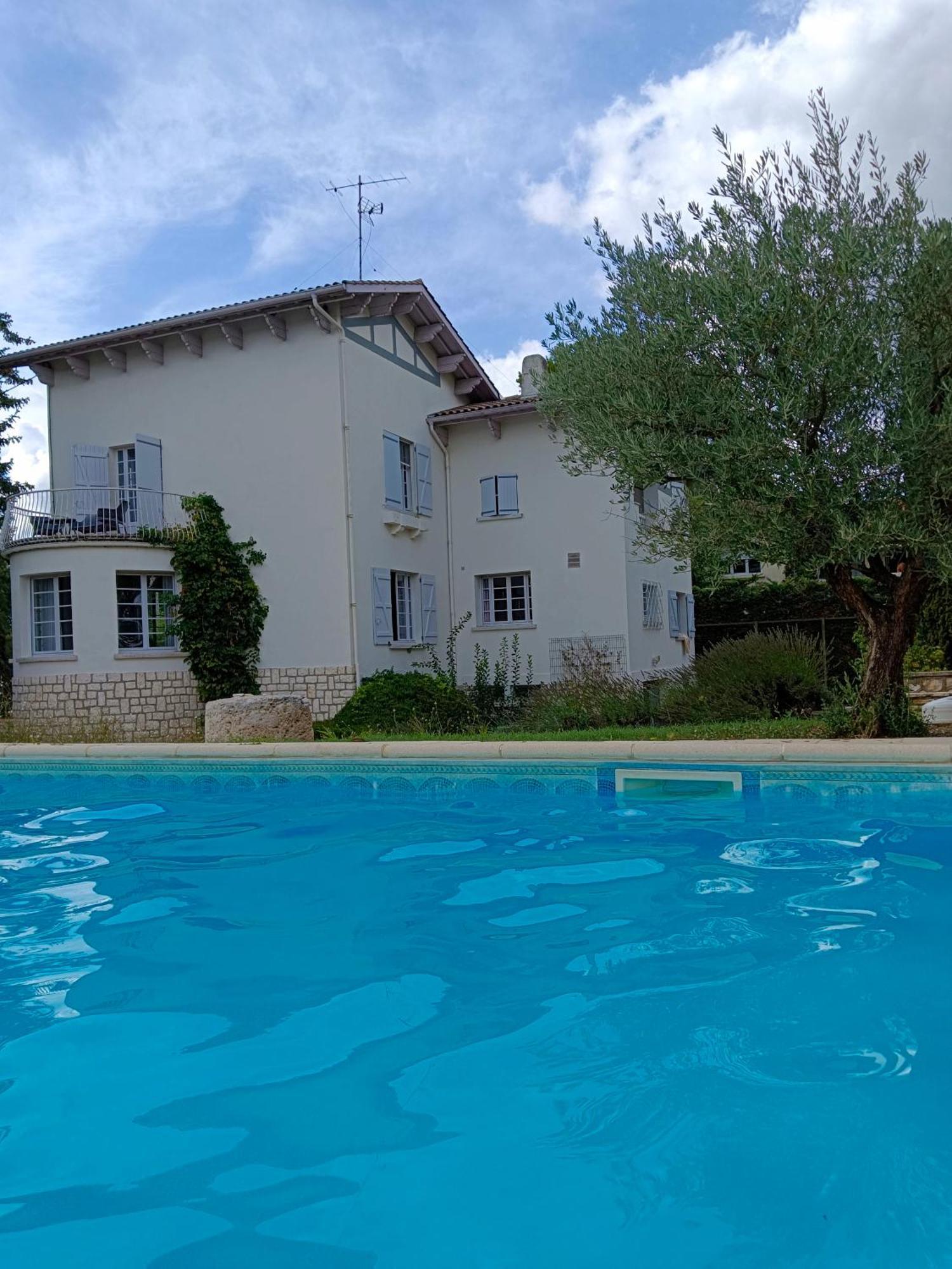 La Maison Basque Sainte-Livrade-sur-Lot Экстерьер фото