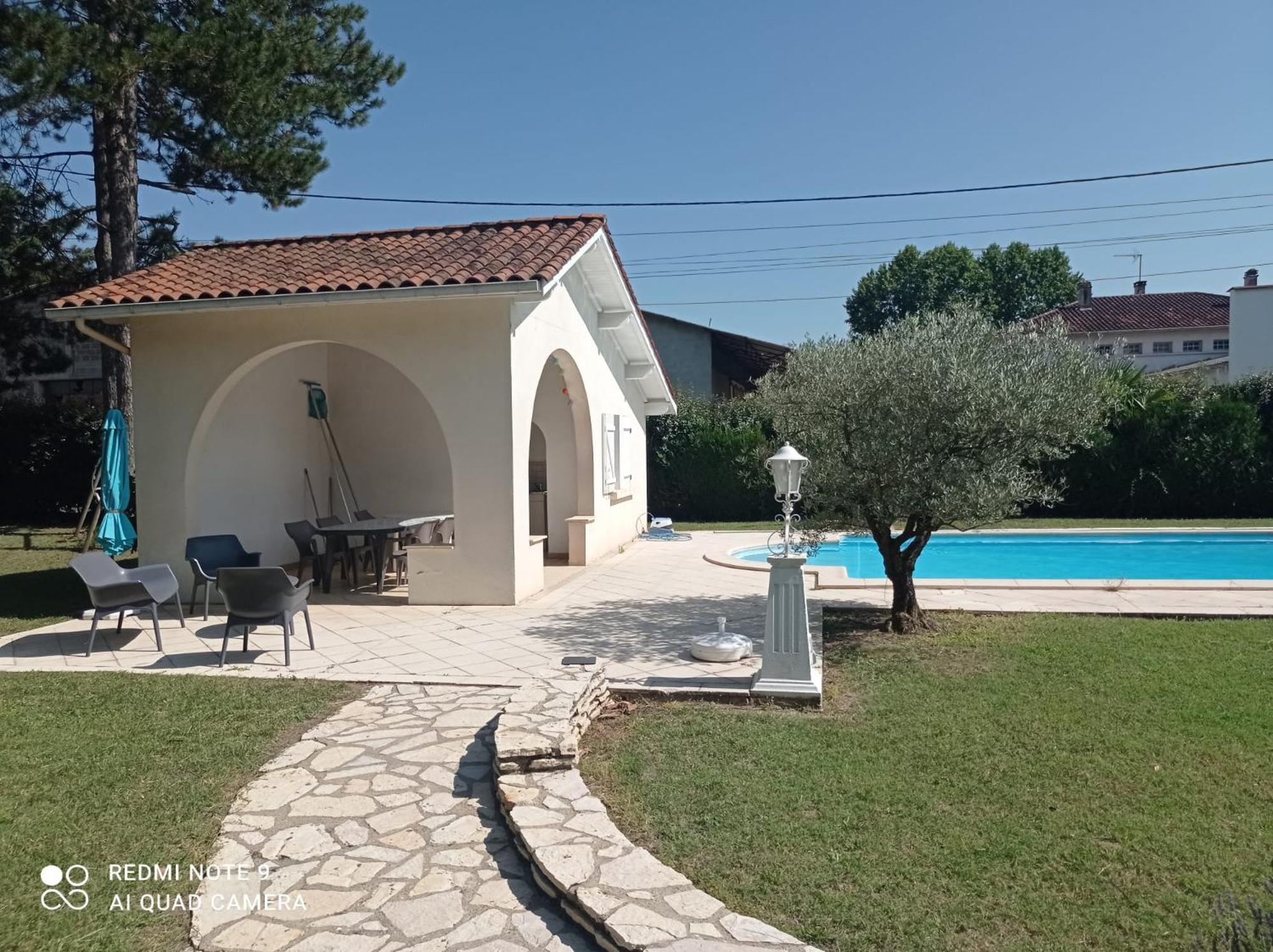 La Maison Basque Sainte-Livrade-sur-Lot Экстерьер фото