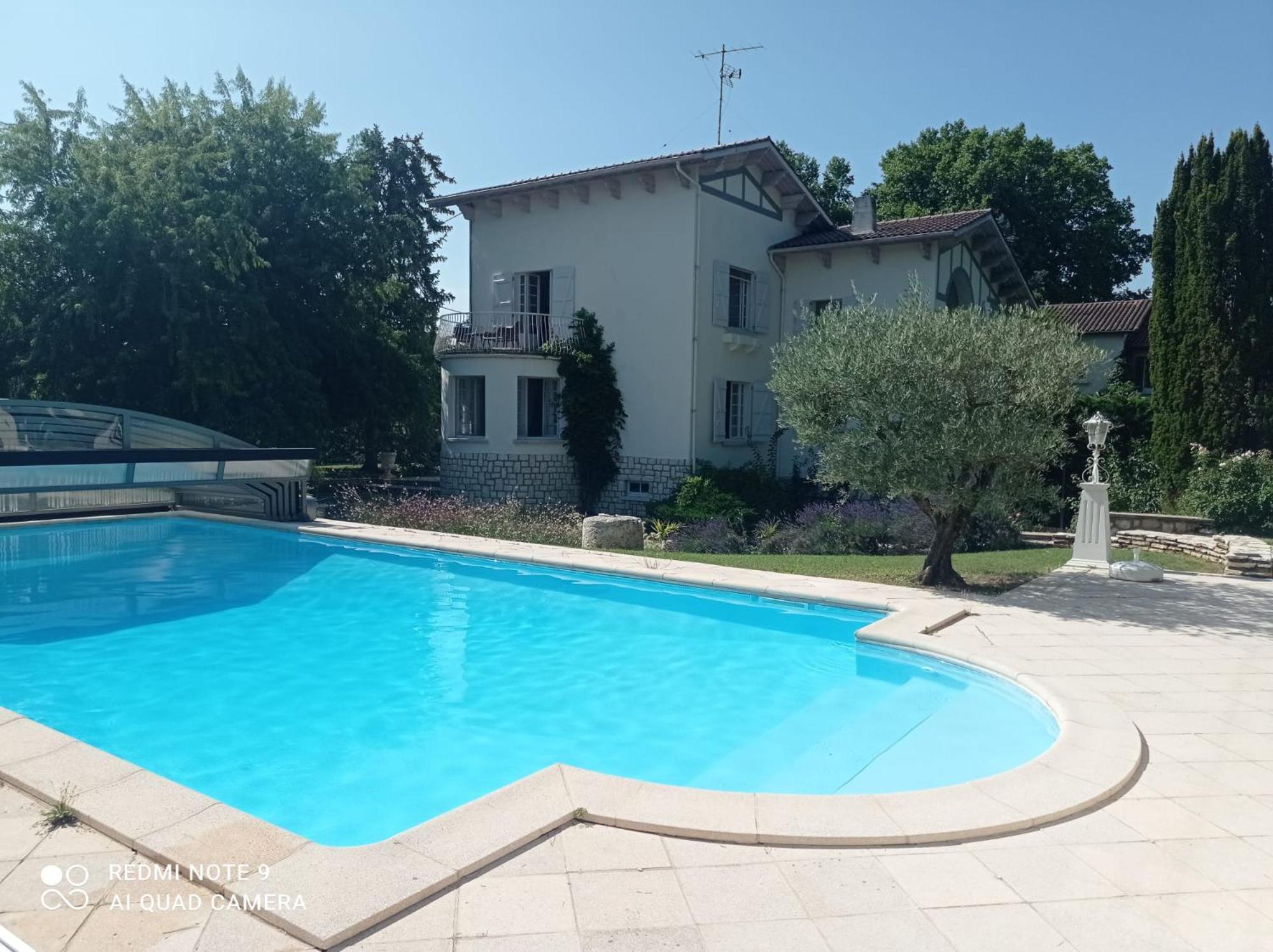 La Maison Basque Sainte-Livrade-sur-Lot Экстерьер фото